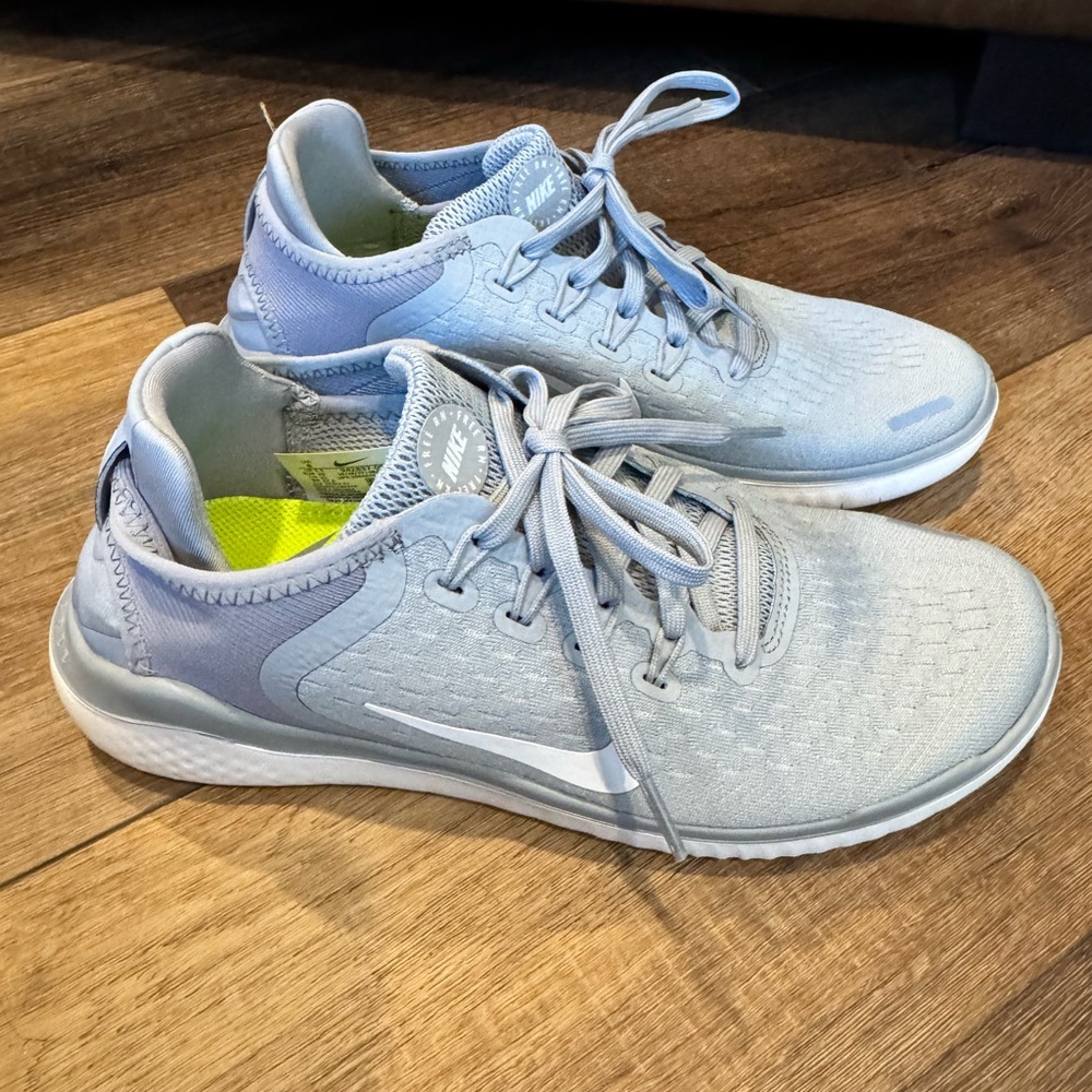 Women’s Nike Free Run light gray size 8 running shoes